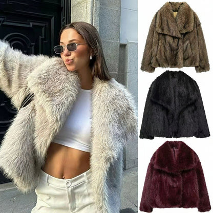 Brit & Boho™ I Lindsay Short Faux Fur Coat