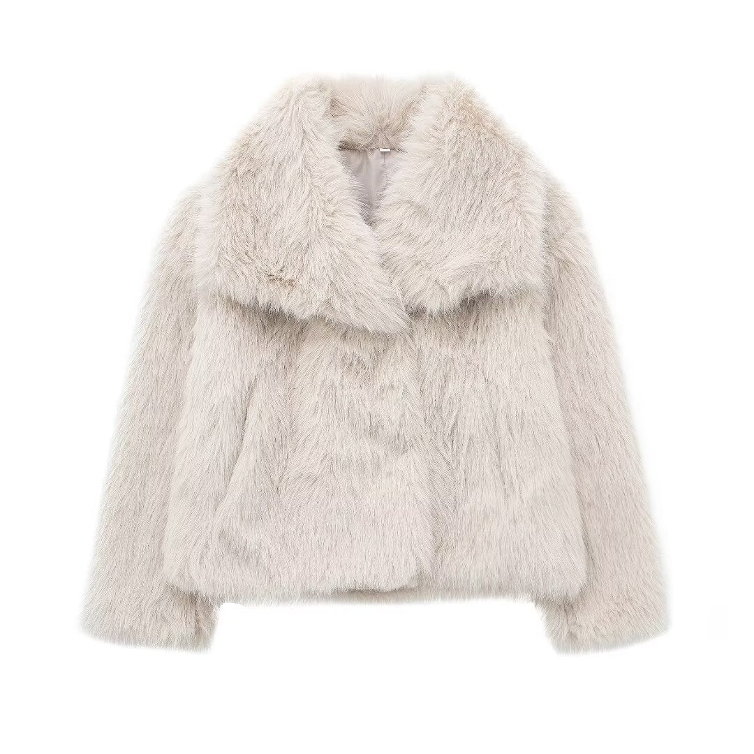 Brit & Boho™ I Lindsay Short Faux Fur Coat